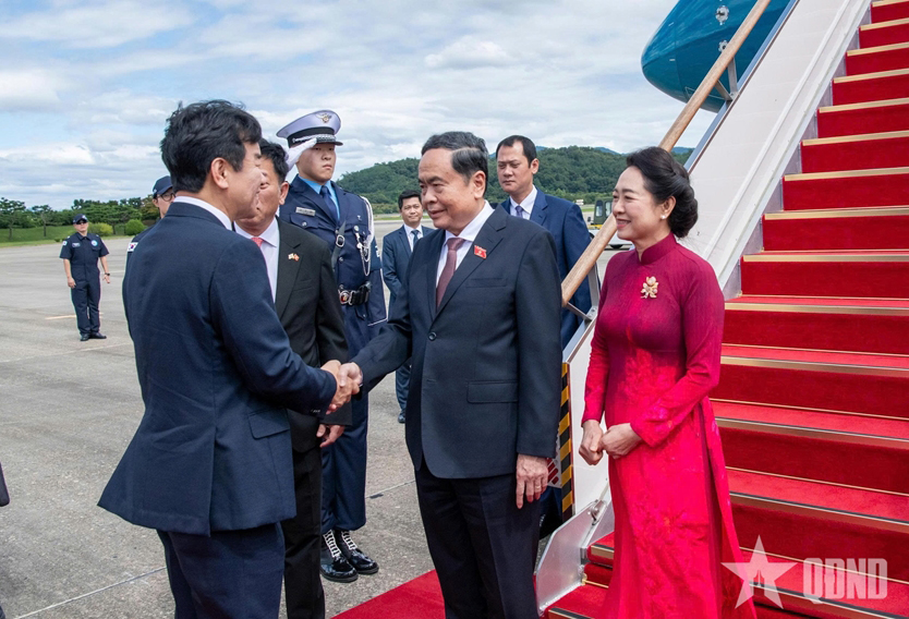 Chủ tịch Quốc hội Trần Thanh Mẫn và phu nhân tới Seoul, bắt đầu chuyến thăm chính thức Hàn Quốc