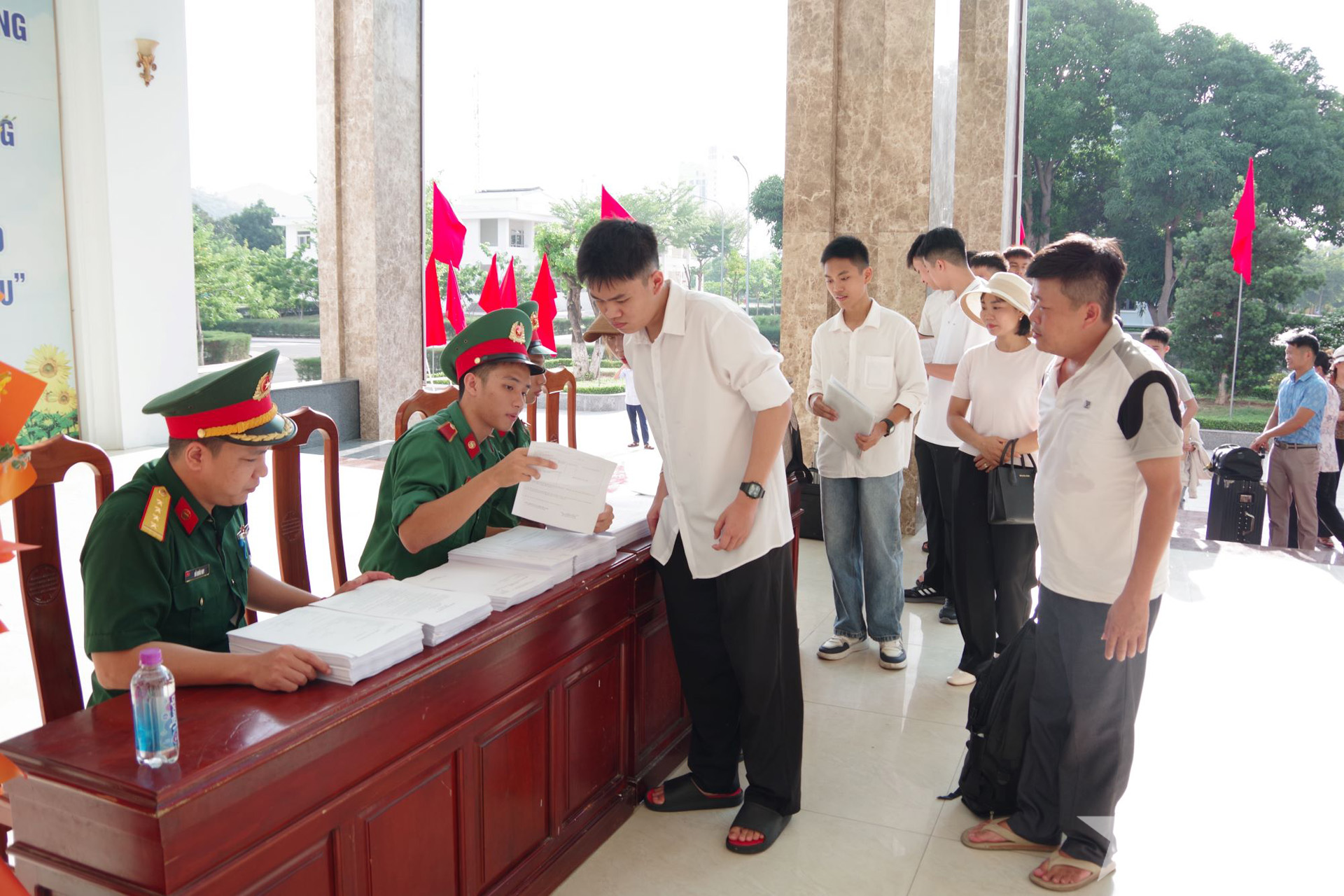 Trường Sĩ quan Thông tin tổ chức nhập học cho 398 học viên trúng tuyển khóa 33