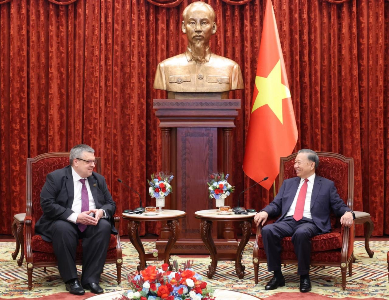 Quan hệ Việt Nam - Liên bang Nga tiếp tục phát triển mạnh mẽ, vì lợi ích của nhân dân hai nước, vì hòa bình, hợp tác của khu vực và thế giới