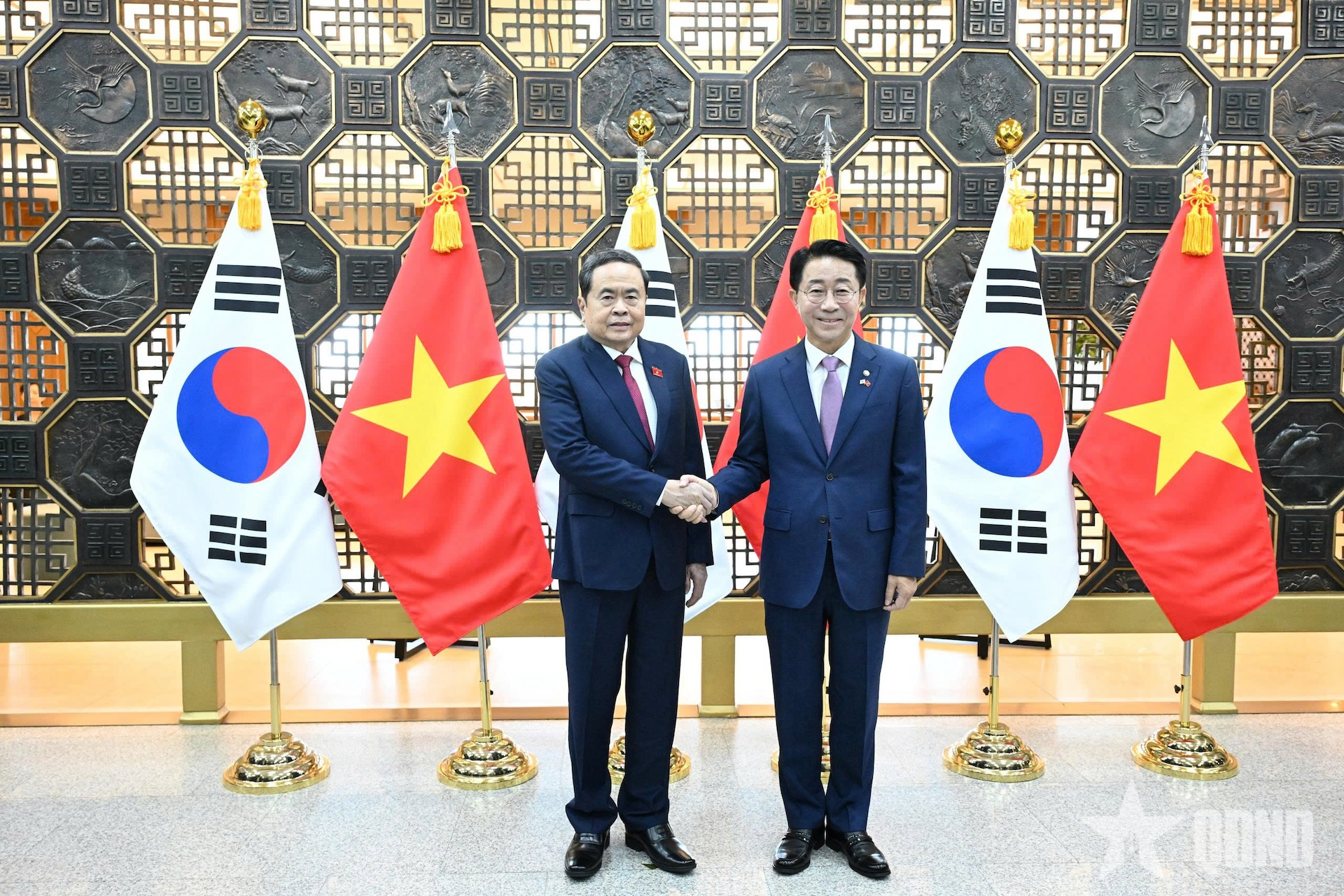 Chủ tịch Quốc hội Trần Thanh Mẫn hội đàm với Chủ tịch Quốc hội Hàn Quốc Cho Jeong Sik