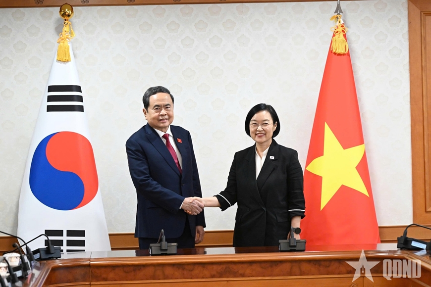 Chủ tịch Quốc hội Trần Thanh Mẫn hội kiến Thủ tướng H&agrave;n Quốc Han Seong Sook