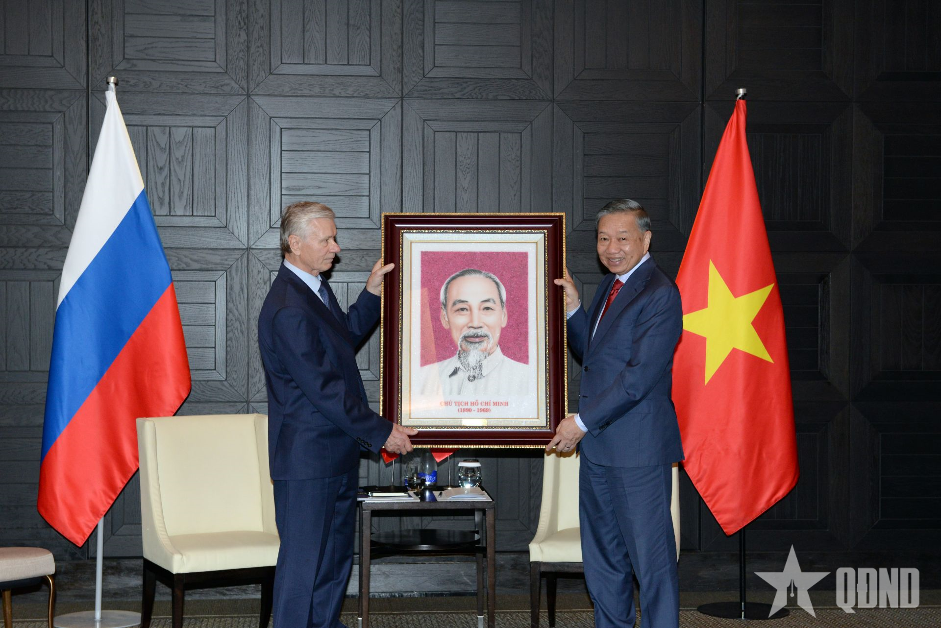 Tổng Bí thư, Chủ tịch nước Tô Lâm tiếp đại biểu Hội Cựu chiến binh Nga và Hội Hữu nghị Nga - Việt