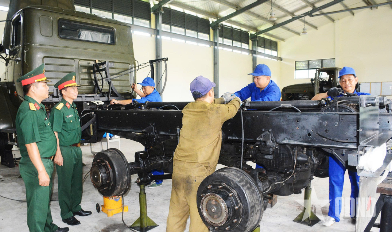 Chính quy, mẫu mực, an toàn ở Kho J250