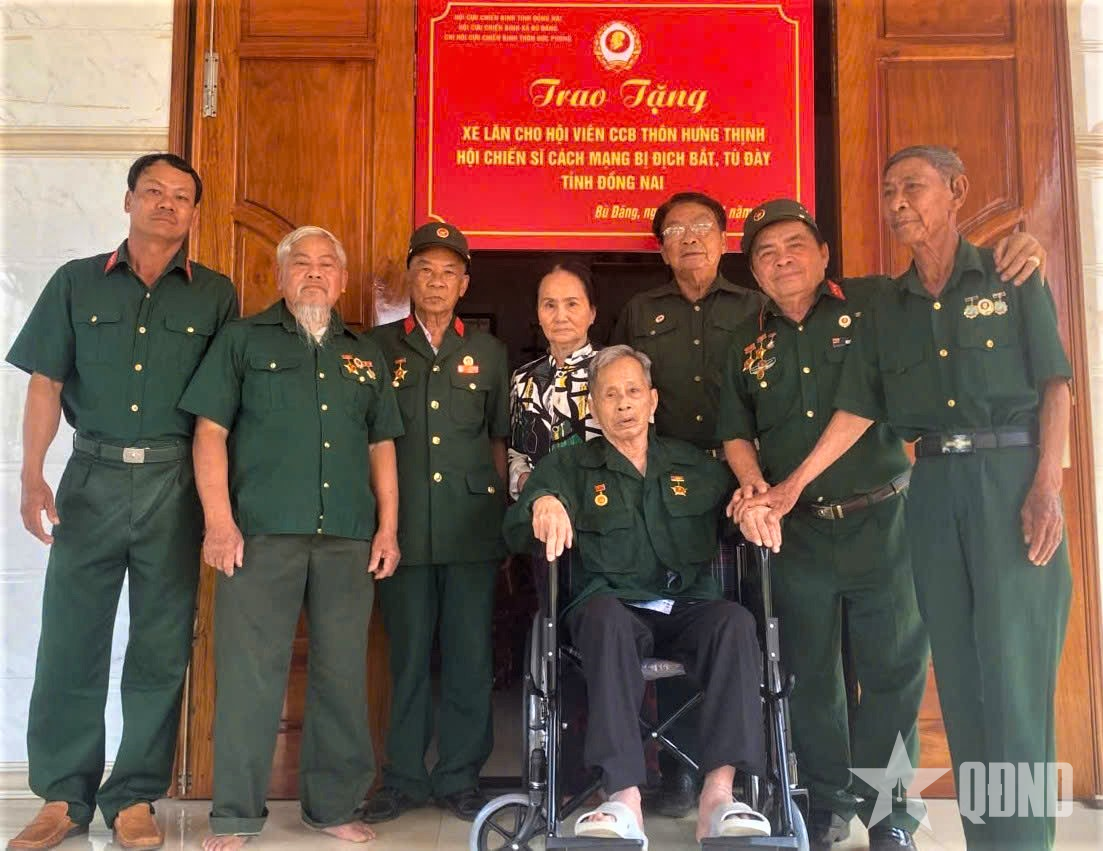 Những chiếc xe lăn nghĩa tình