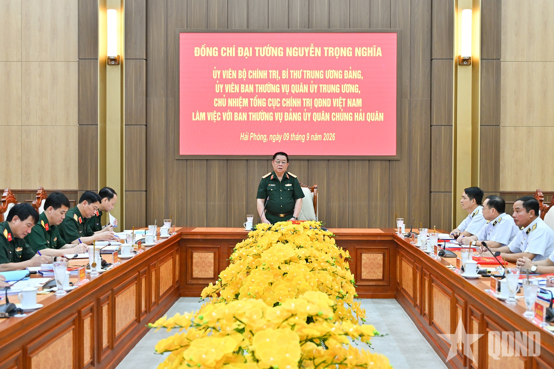 Đại tướng Nguyễn Trọng Nghĩa làm việc với Ban Thường vụ Đảng ủy Quân chủng Hải quân