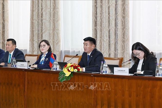 Quốc hội Việt Nam - M&ocirc;ng Cổ tăng cường vai tr&ograve; cơ quan lập ph&aacute;p trong hỗ trợ th&uacute;c đẩy kết nối hai nền kinh tế