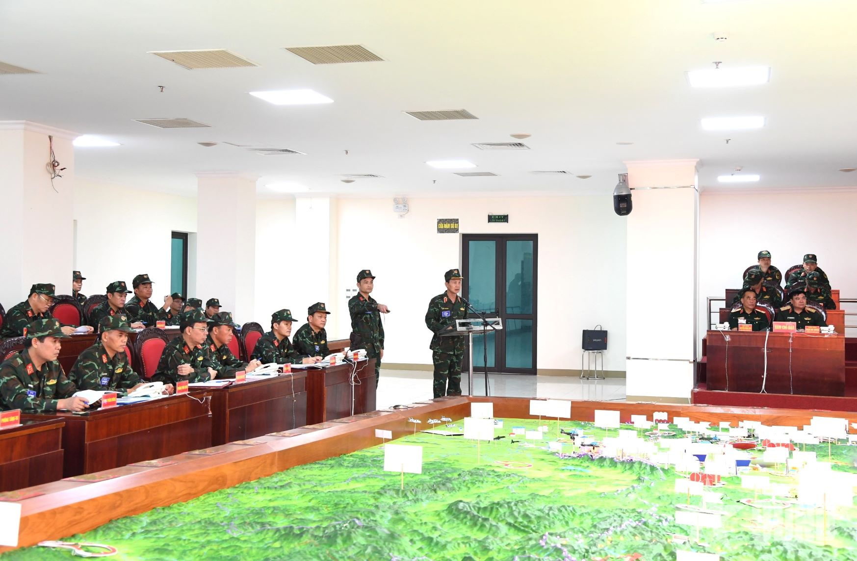 Đổi mới tư duy, nâng cao chất lượng công tác tham mưu, xây dựng LLVT Quân khu 2 vững mạnh