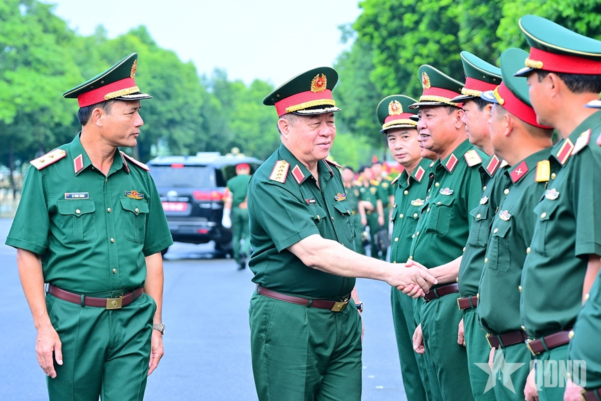 Đại tướng Nguyễn Trọng Nghĩa làm việc với Ban Thường vụ Đảng ủy Quân đoàn 12