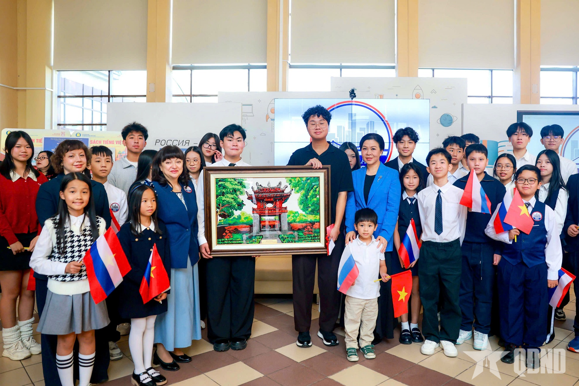 Phu nhân Tổng Bí thư, Chủ tịch nước Tô Lâm thăm Trường phổ thông số 1253
