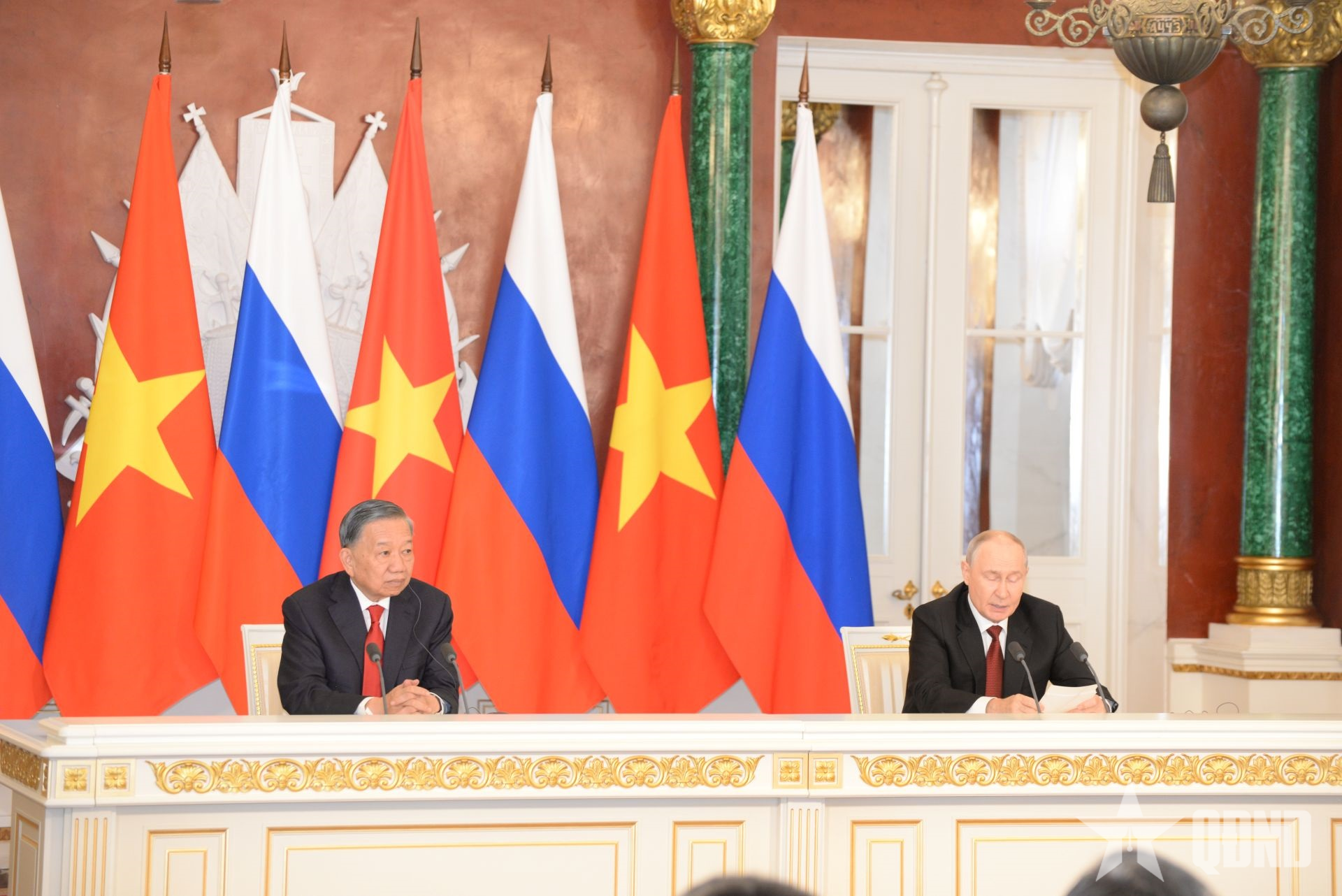 Tổng Bí thư, Chủ tịch nước Tô Lâm và Tổng thống Vladimir Putin phát biểu với báo chí