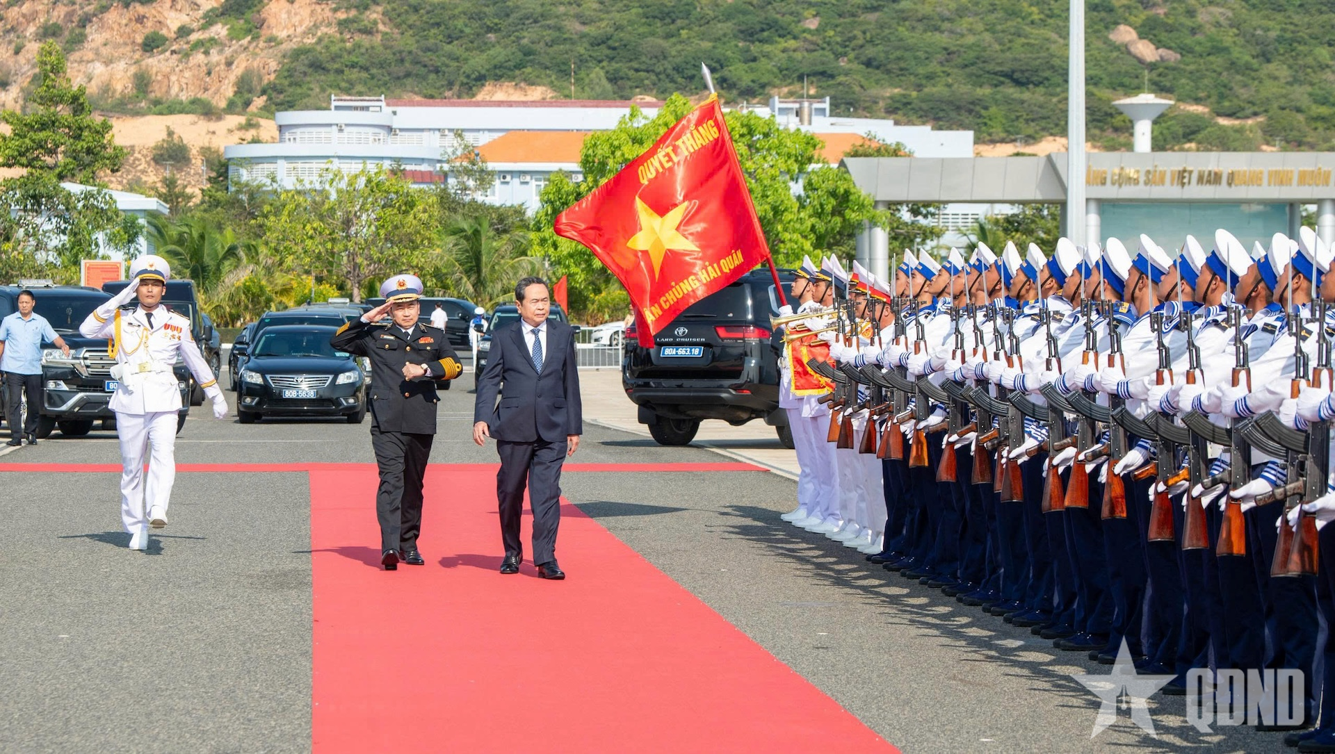 Chủ tịch Quốc hội Trần Thanh Mẫn đến thăm, làm việc với Quân chủng Hải quân và khảo sát thực tế Lữ đoàn Tàu ngầm 189