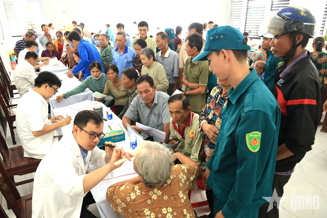 Bệnh viện Quân y 121 (Quân khu 9): Đẩy mạnh chăm lo sức khỏe cộng đồng  