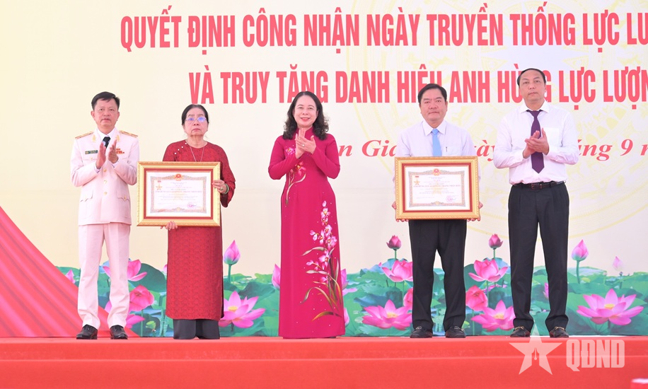 An Giang: Công bố quyết định Ngày truyền thống LLVT tỉnh và truy tặng danh hiệu Anh hùng LLVT nhân dân
