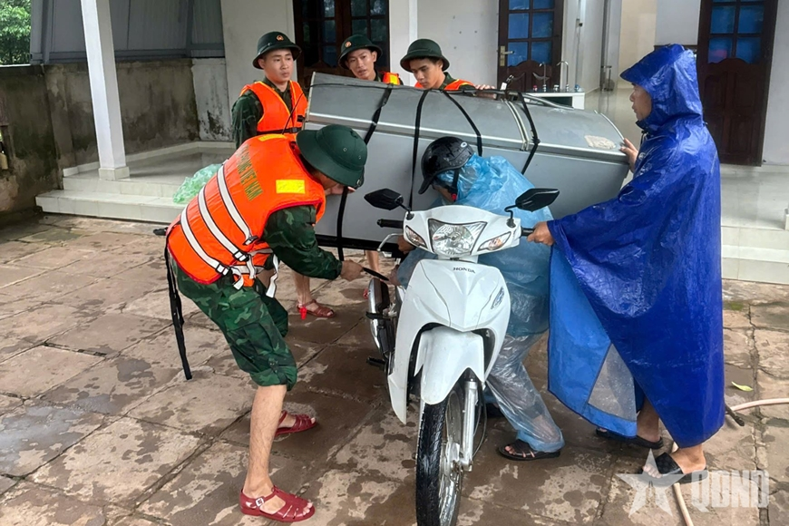 591 nhà bị ngập, sơ tán khẩn cấp 712 hộ dân do mưa lũ