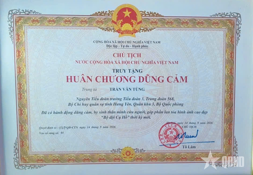 Chủ tịch nước truy tặng Huân chương Dũng cảm đối với Trung tá Trần Văn Tùng