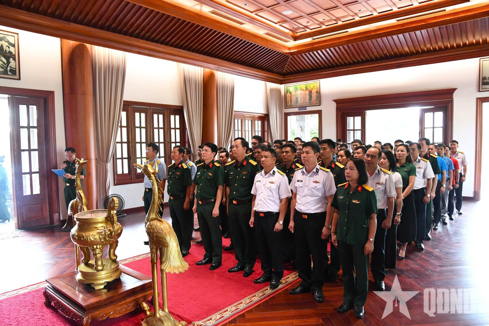 Lớp tập huấn cán bộ công đoàn toàn quân dâng hương tưởng niệm Chủ tịch Hồ Chí Minh và Đại tướng Võ Nguyên Giáp
