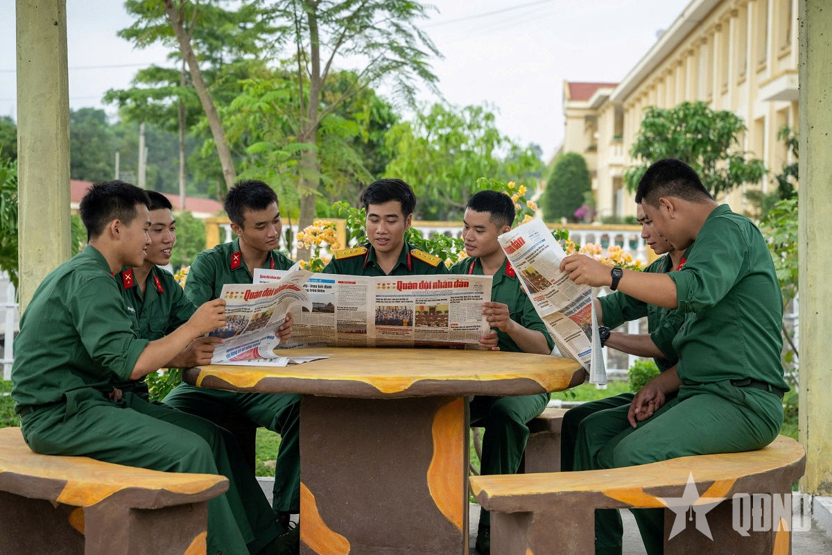 “Đoàn kết, bám trụ, kiên cường giữ đảo”