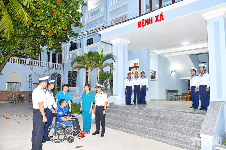 Bệnh xá đảo Sơn Ca cấp cứu ngư dân tỉnh Lâm Đồng