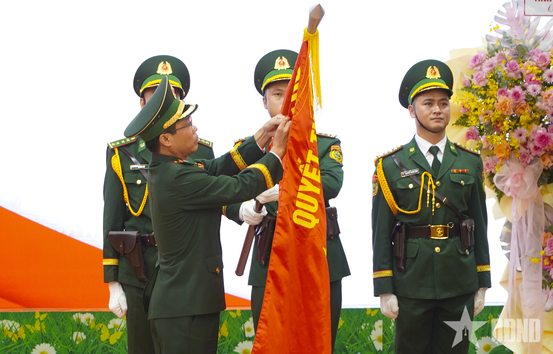 Ban chỉ huy BĐBP tỉnh Quảng Ngãi đón nhận Huân chương Chiến công hạng Ba