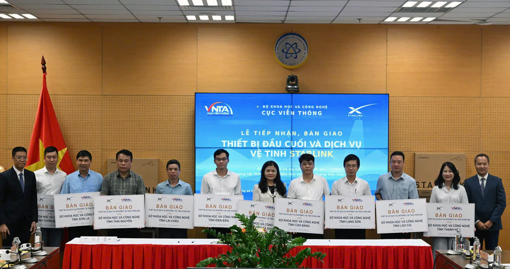 Starlink đồng hành với Bộ Khoa học và Công nghệ xóa lõm sóng, thu hẹp khoảng cách số
