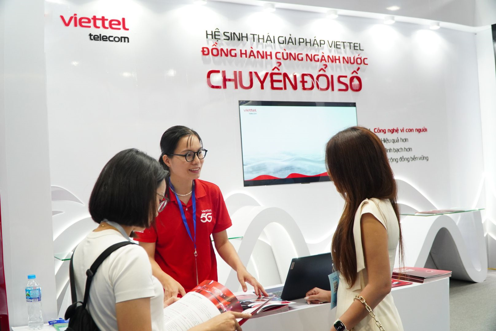 Viettel giới thiệu Hệ sinh thái giải pháp toàn diện, khơi thông 