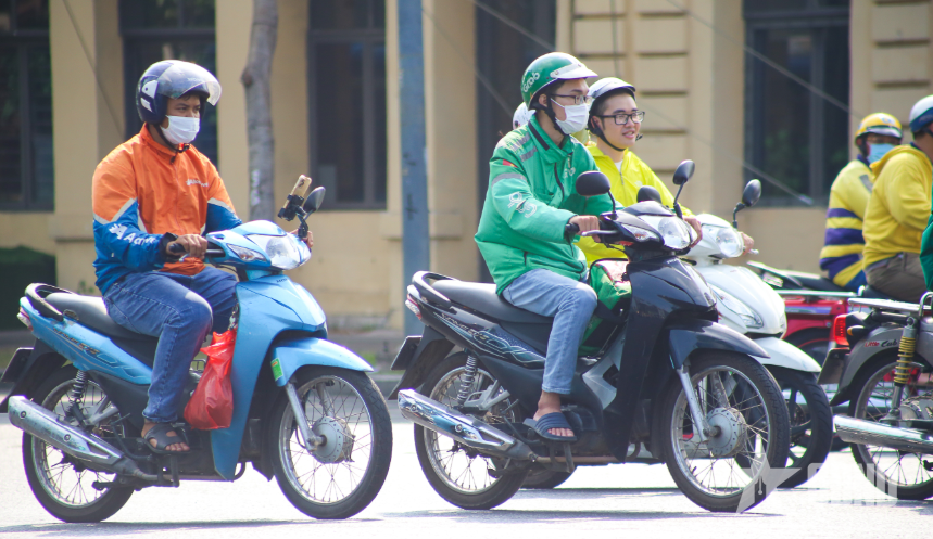 Bảo vệ tài xế công nghệ không chỉ bằng việc tranh luận vài phần trăm phí