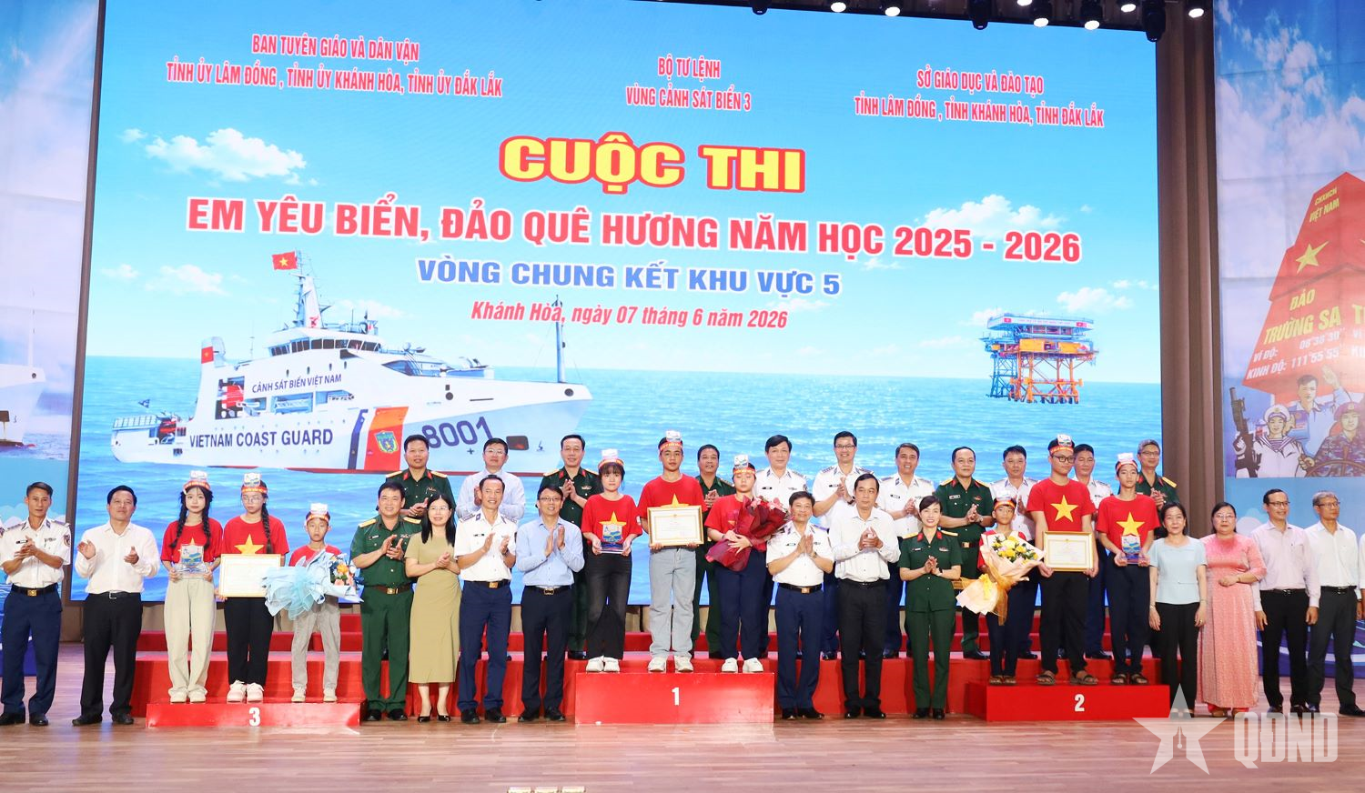 Gieo mầm tình yêu biển, đảo quê hương