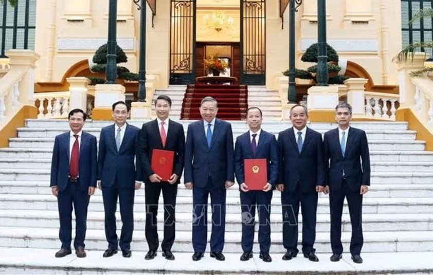 Tổng Bí thư, Chủ tịch nước Tô Lâm trao quyết định bổ nhiệm 2 Đại sứ Việt Nam tại nước ngoài