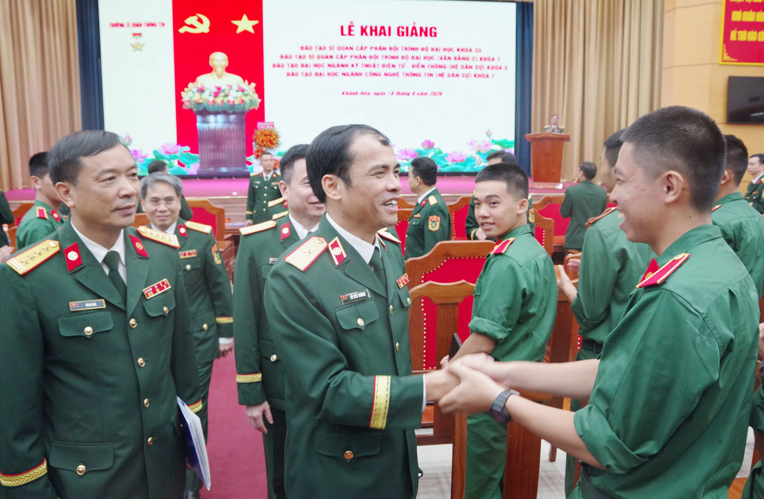Trường Sĩ quan Thông tin khai giảng năm học 2026 - 2027