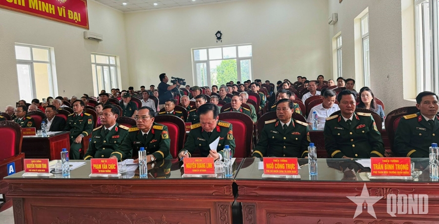 Truy tặng danh hiệu Anh hùng LLVT nhân dân đối với liệt sĩ Đinh Văn Kiên