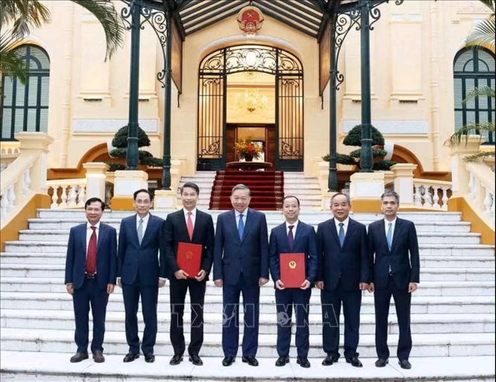 Tổng Bí thư, Chủ tịch nước Tô Lâm trao quyết định bổ nhiệm 2 Đại sứ Việt Nam tại nước ngoài