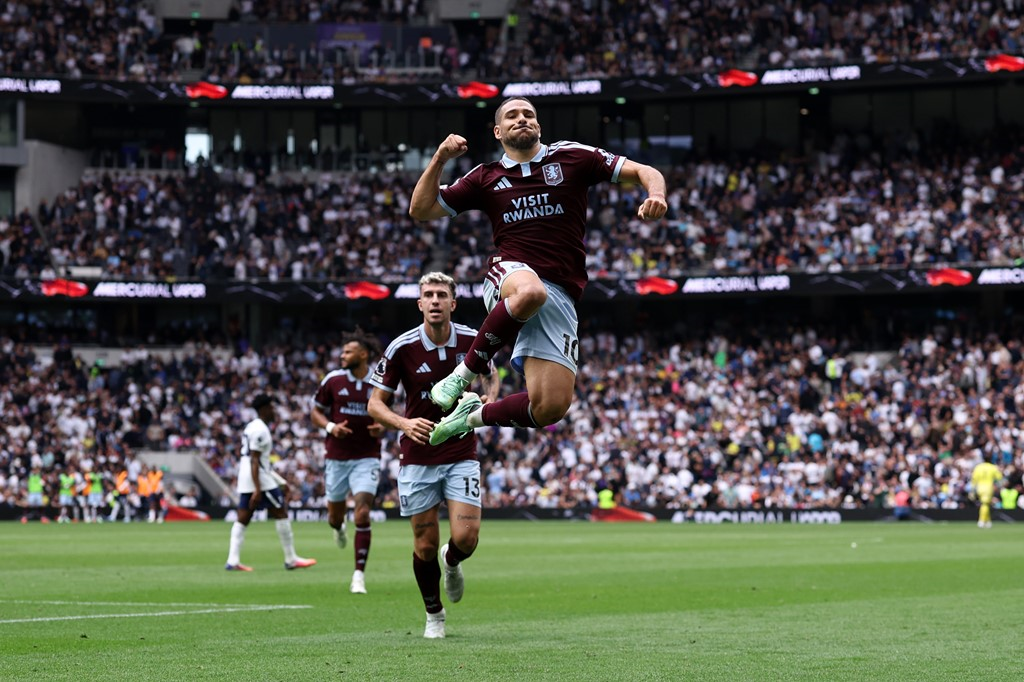 Thua Aston Villa, Tottenham rơi xuống nhóm “cầm đèn đỏ”