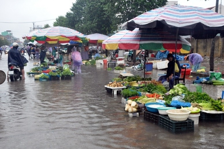 Tăng cường bảo đảm an toàn thực phẩm sau mưa lũ