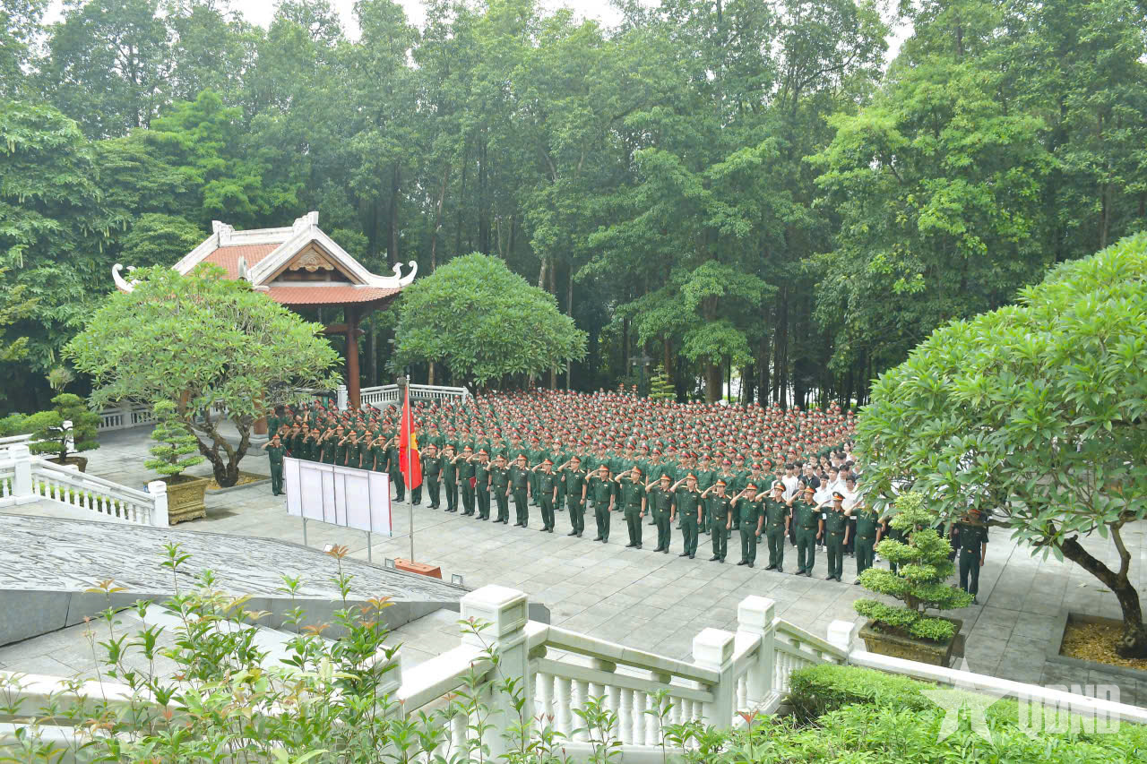 Học viện Kỹ thuật Quân sự tổ chức Lễ hứa quyết tâm với Bác