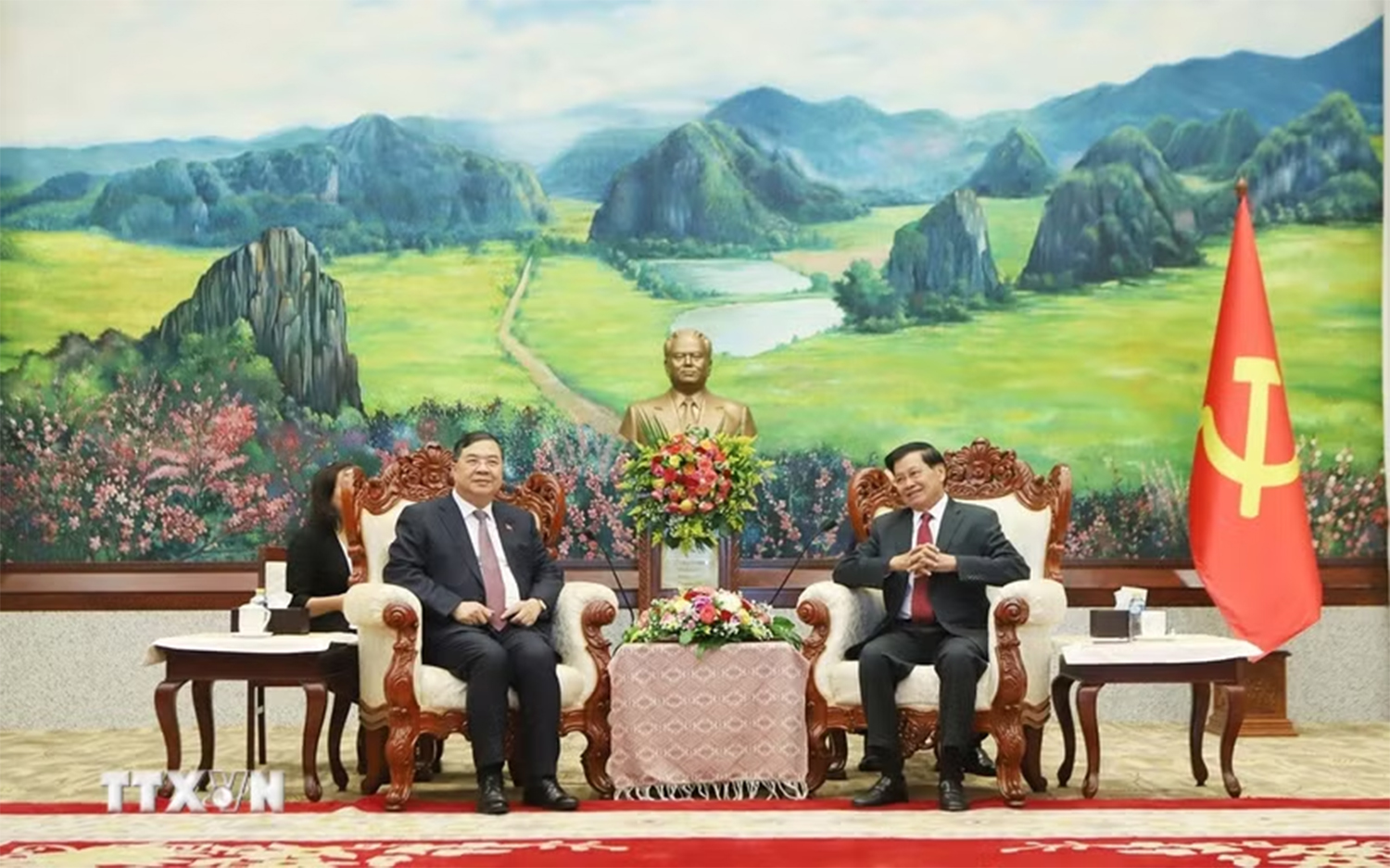 Việt Nam và Lào làm sâu sắc hơn nội hàm “gắn kết chiến lược”