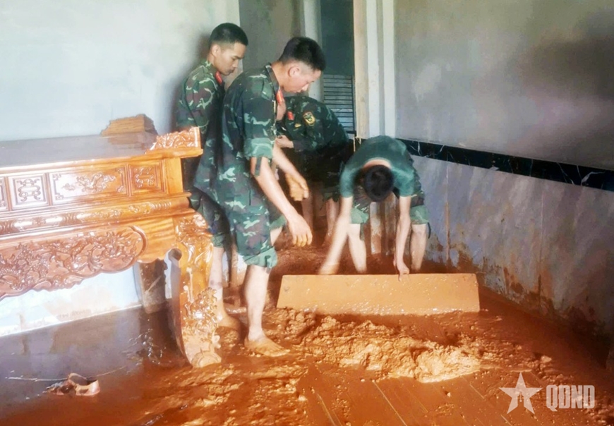 Nước rút đến đâu, bộ đội giúp dân đến đó