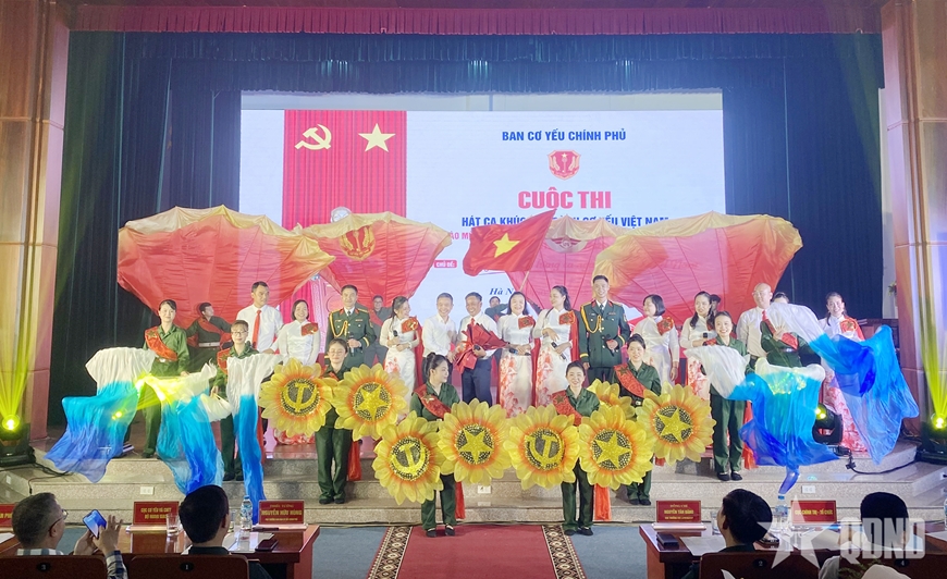 Hát về những người "vinh quang thầm lặng"