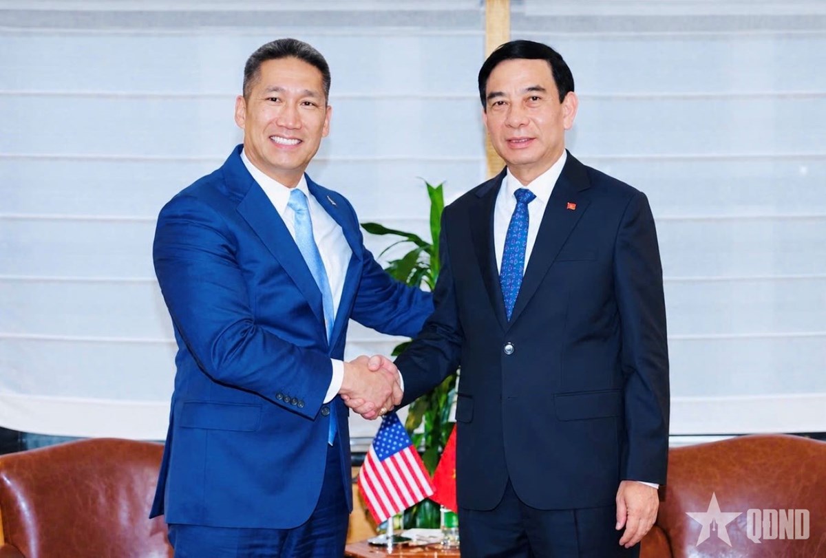 Đại tướng Phan Văn Giang tiếp Quyền Bộ trưởng Bộ Hải quân Hoa Kỳ