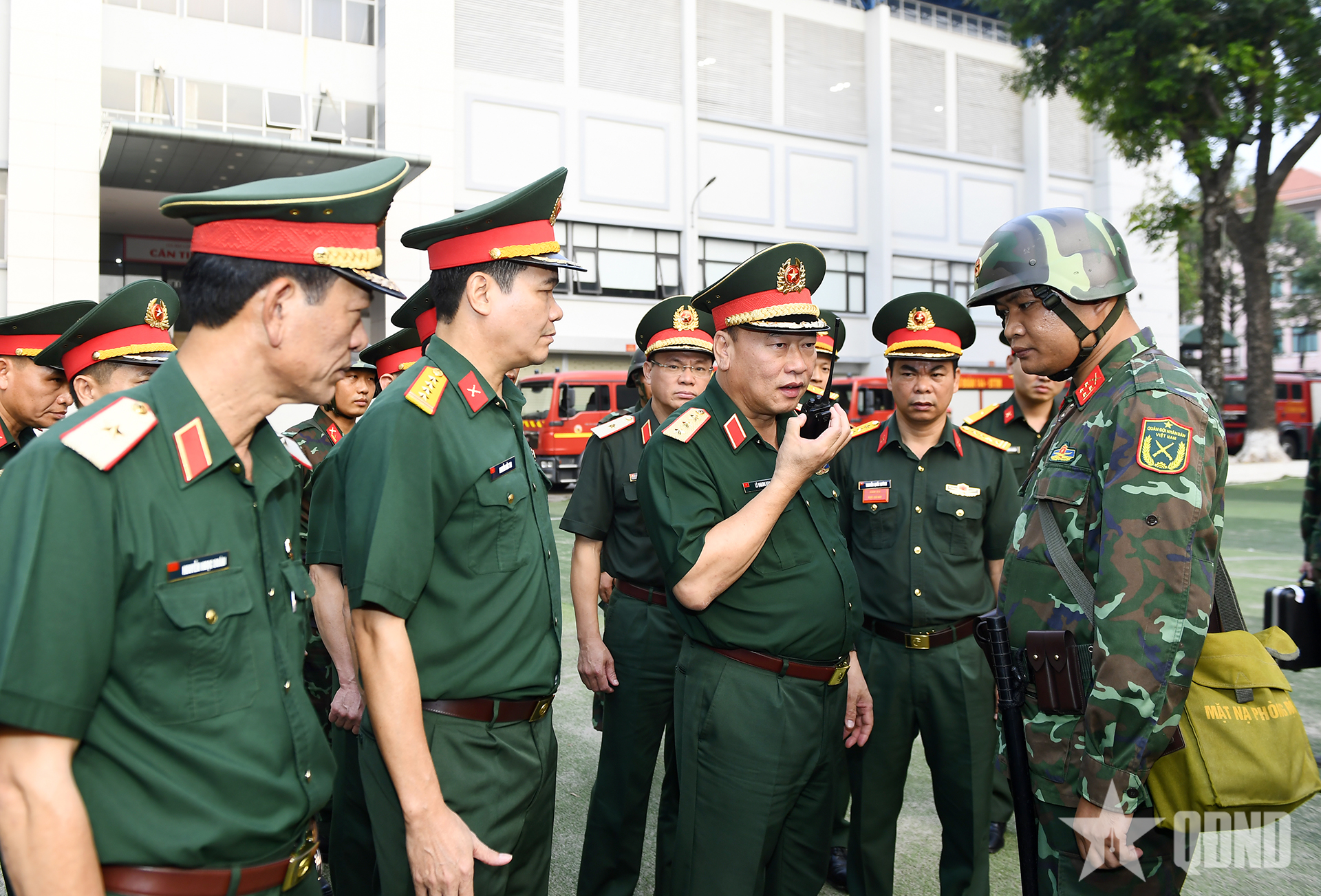 Thượng tướng Lê Quang Đạo kiểm tra, nắm tình hình tại Lữ đoàn 144