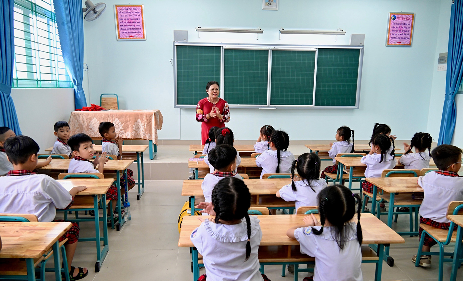 Để người thầy có thời gian làm thầy