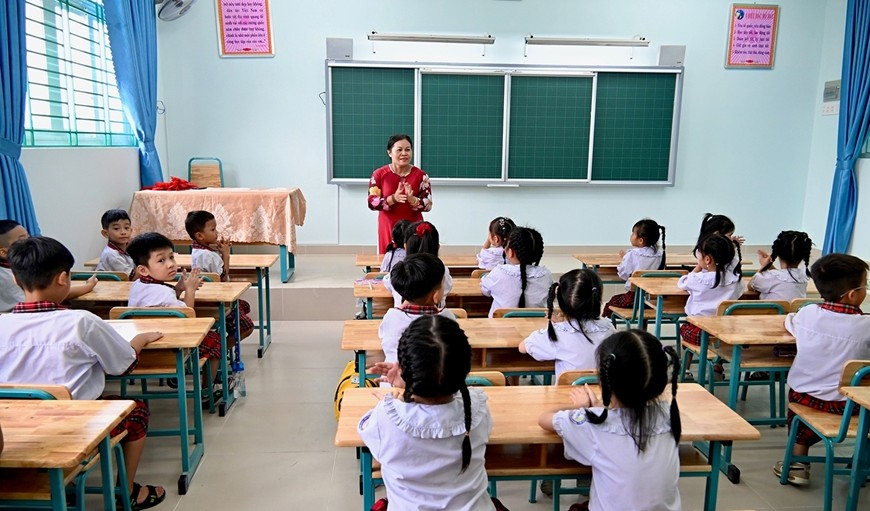 Để người thầy có thời gian làm thầy