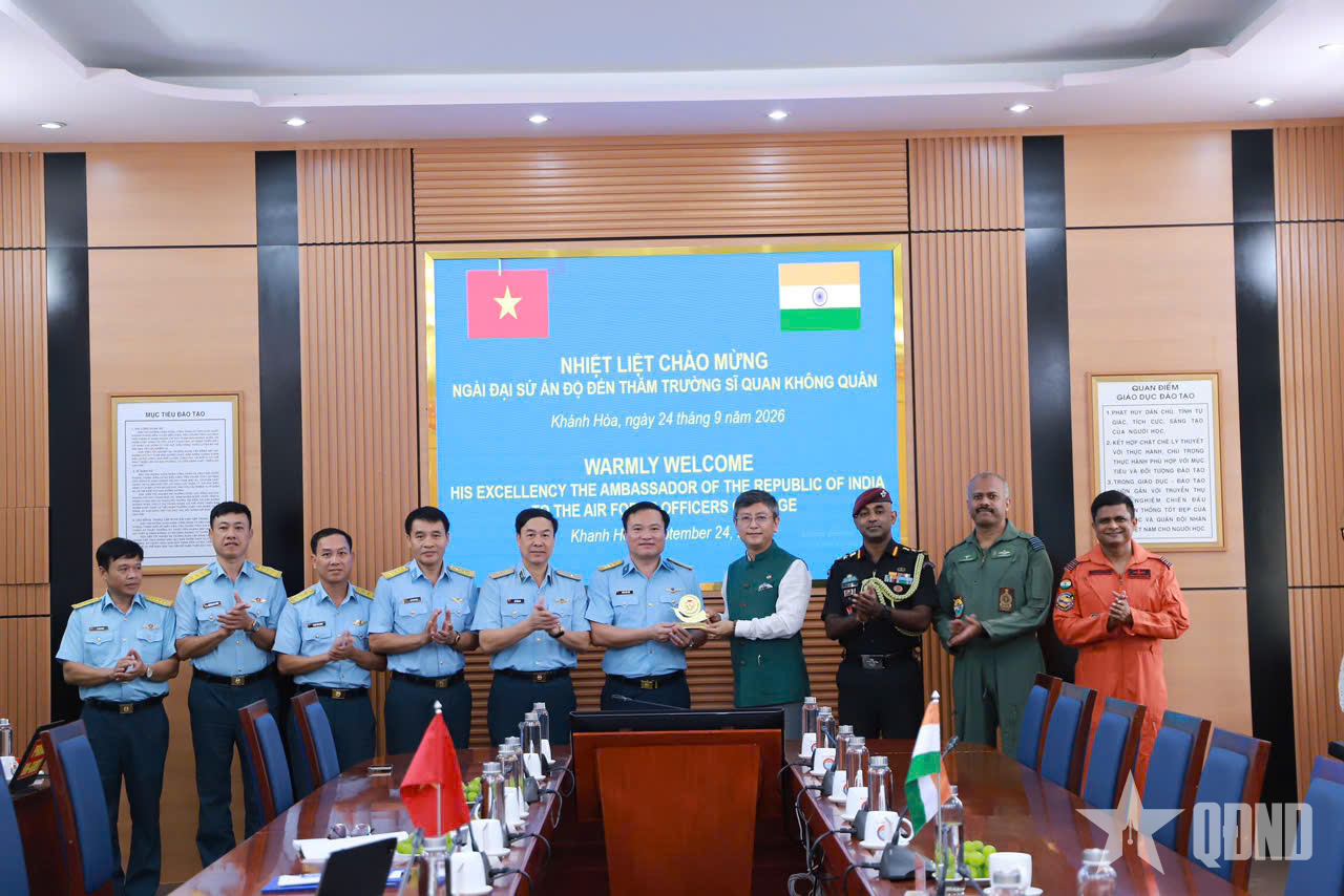 Trường Sĩ quan Không quân tiếp xã giao Đại sứ Ấn Độ tại Việt Nam