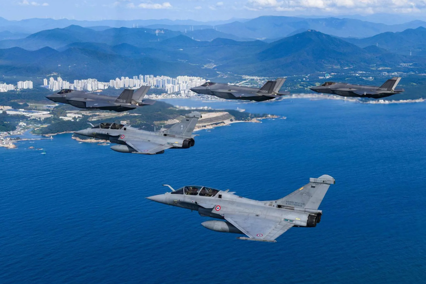 Quân sự thế giới hôm nay (24-9): Tiêm kích F-35 Mỹ lần đầu huấn luyện cùng Không quân Ấn Độ