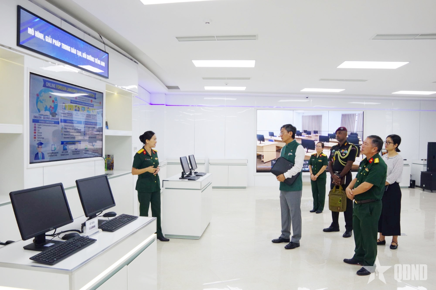 Đại sứ Ấn Độ thăm và làm việc tại Trường Đại học Thông tin liên lạc