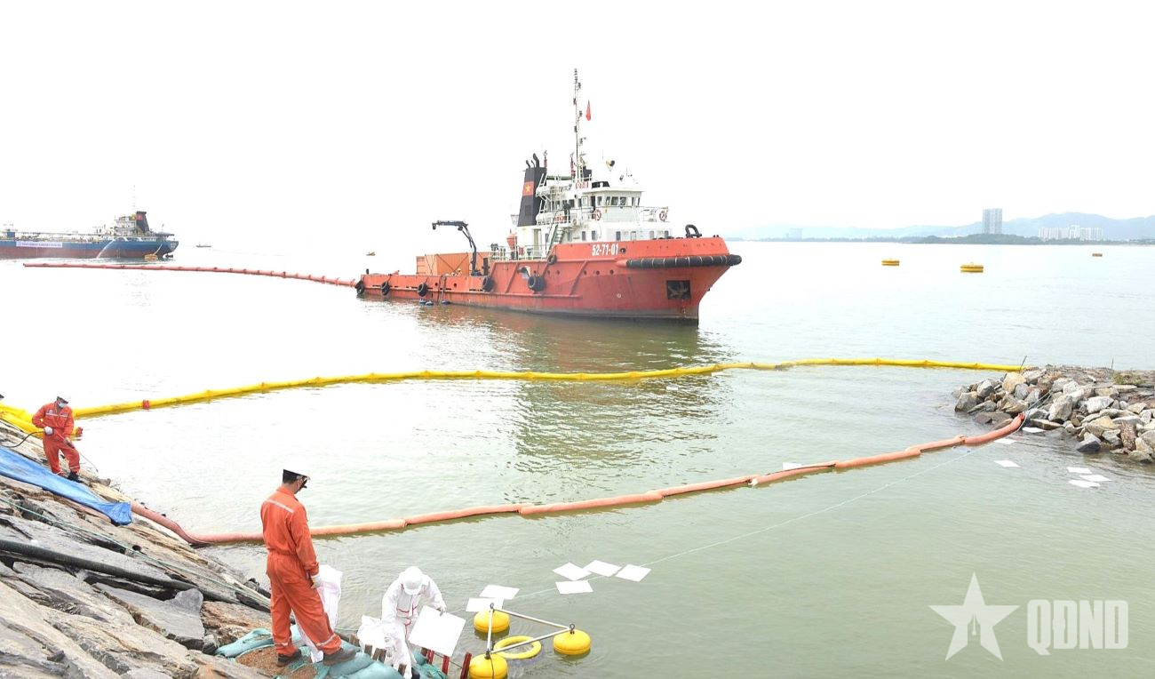 Nâng cao năng lực ứng phó sự cố tràn dầu, bảo vệ môi trường biển
