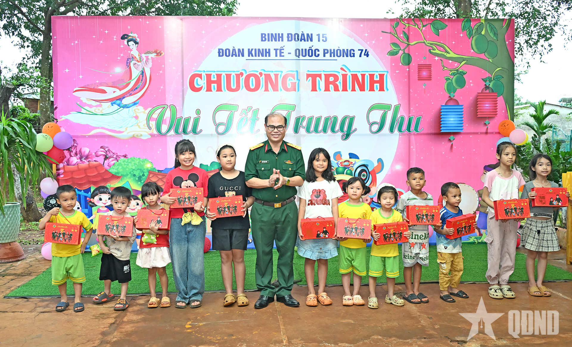 Mang Tết Trung thu đến với trẻ em Tây Nguyên