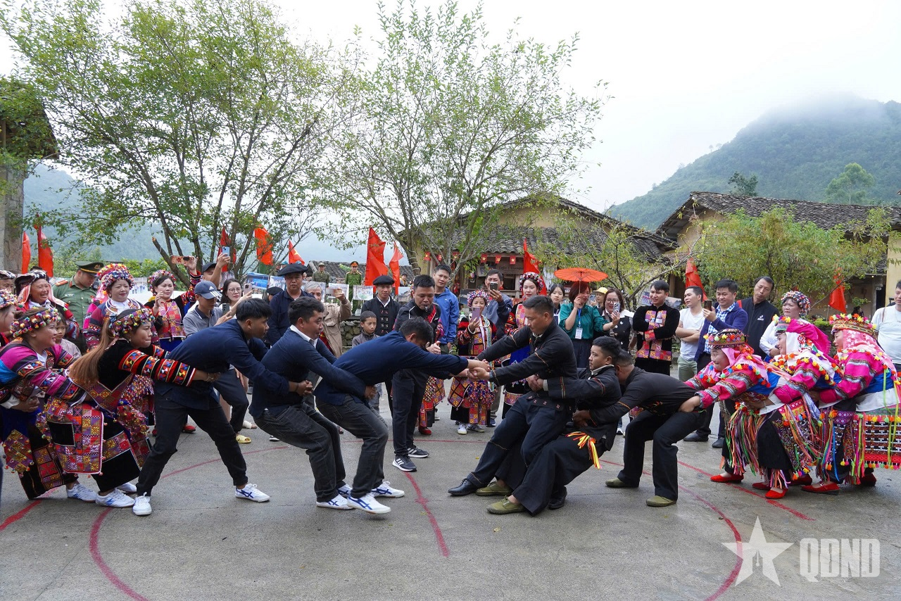 Mức hỗ trợ hoạt động phục hồi, bảo tồn và phát huy văn hóa truyền thống các dân tộc thiểu số
