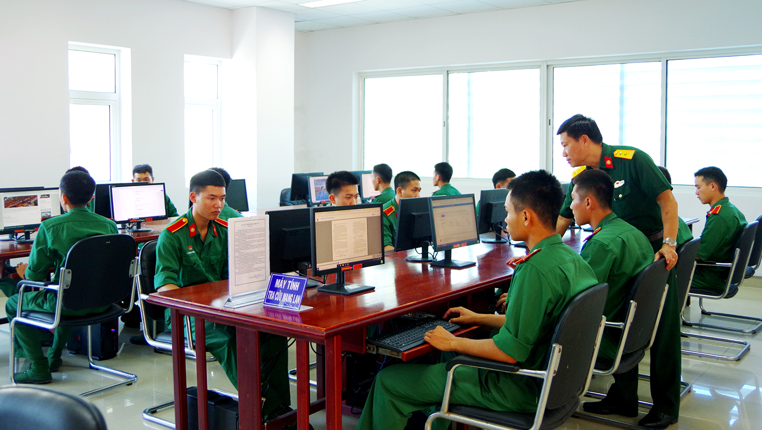 Xây dựng “nhà trường thông minh” ở  Trường Sĩ quan Thông tin - Bài 1: Đồng bộ hạ tầng số, kiến tạo hệ sinh thái quản trị hiện đại