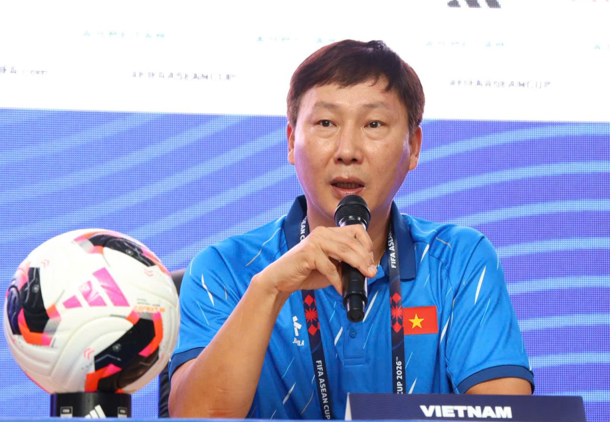 HLV Kim Sang-sik thừa nhận đội tuyển Việt Nam thắng Philippines có phần may mắn
