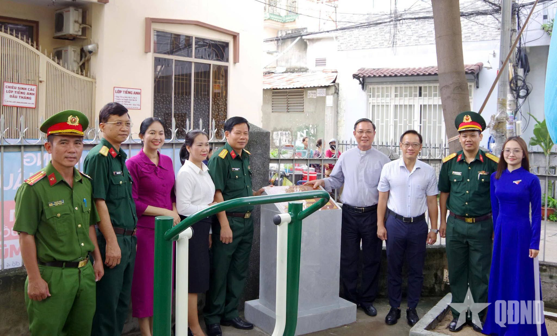 Sư đoàn 309 (Quân khu 7) giáo dục truyền thống thông qua công tác dân vận